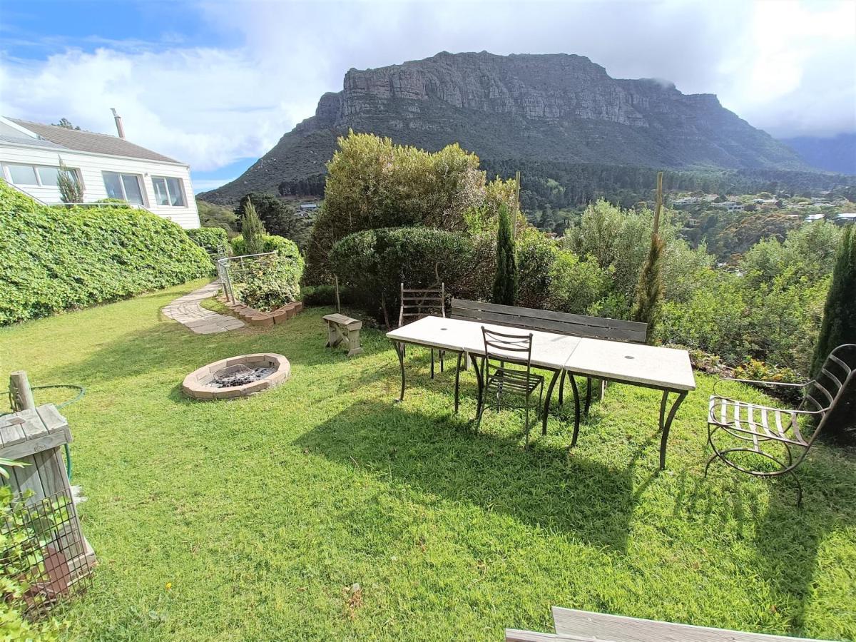 Mount Rhodes Guesthouse, Three Separate Units, Please Select Either Three Bedroom, Two And A Half Bedroom Or One Bedroom