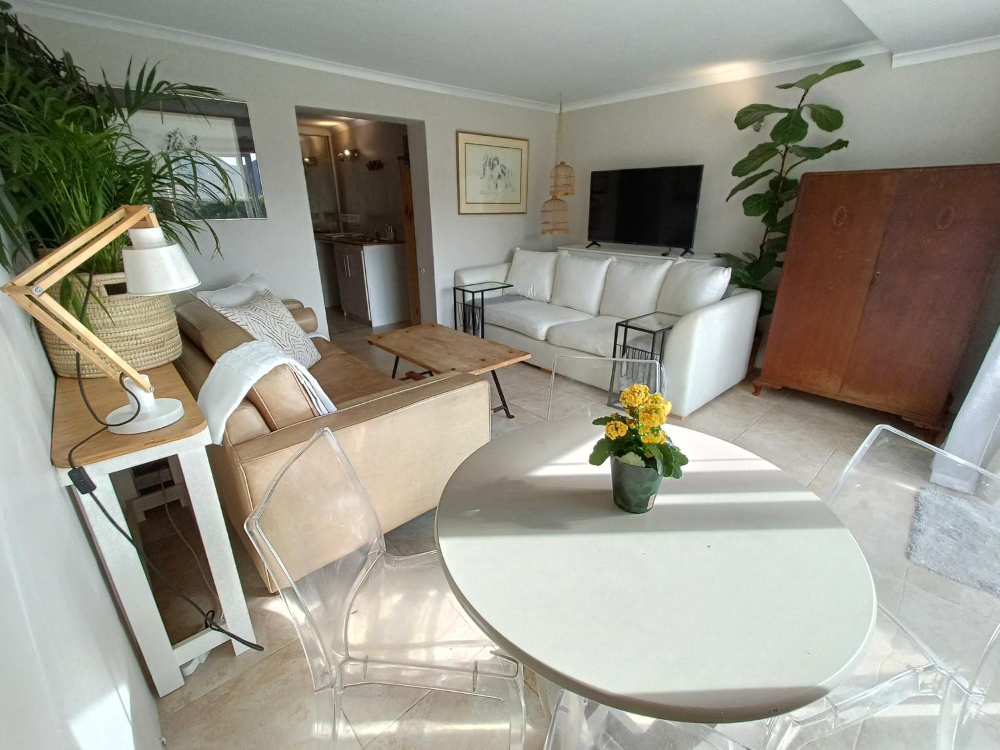 Mount Rhodes Guesthouse, Three Separate Units, Please Select Either Three Bedroom, Two And A Half Bedroom Or One Bedroom Cape Town