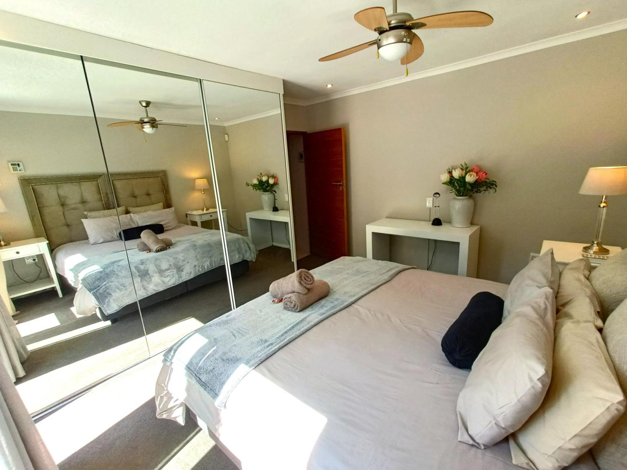 Apartment Mount Rhodes Guesthouse, Three Separate Units, Please Select Either Three Bedroom, Two And A Half Bedroom Or One Bedroom