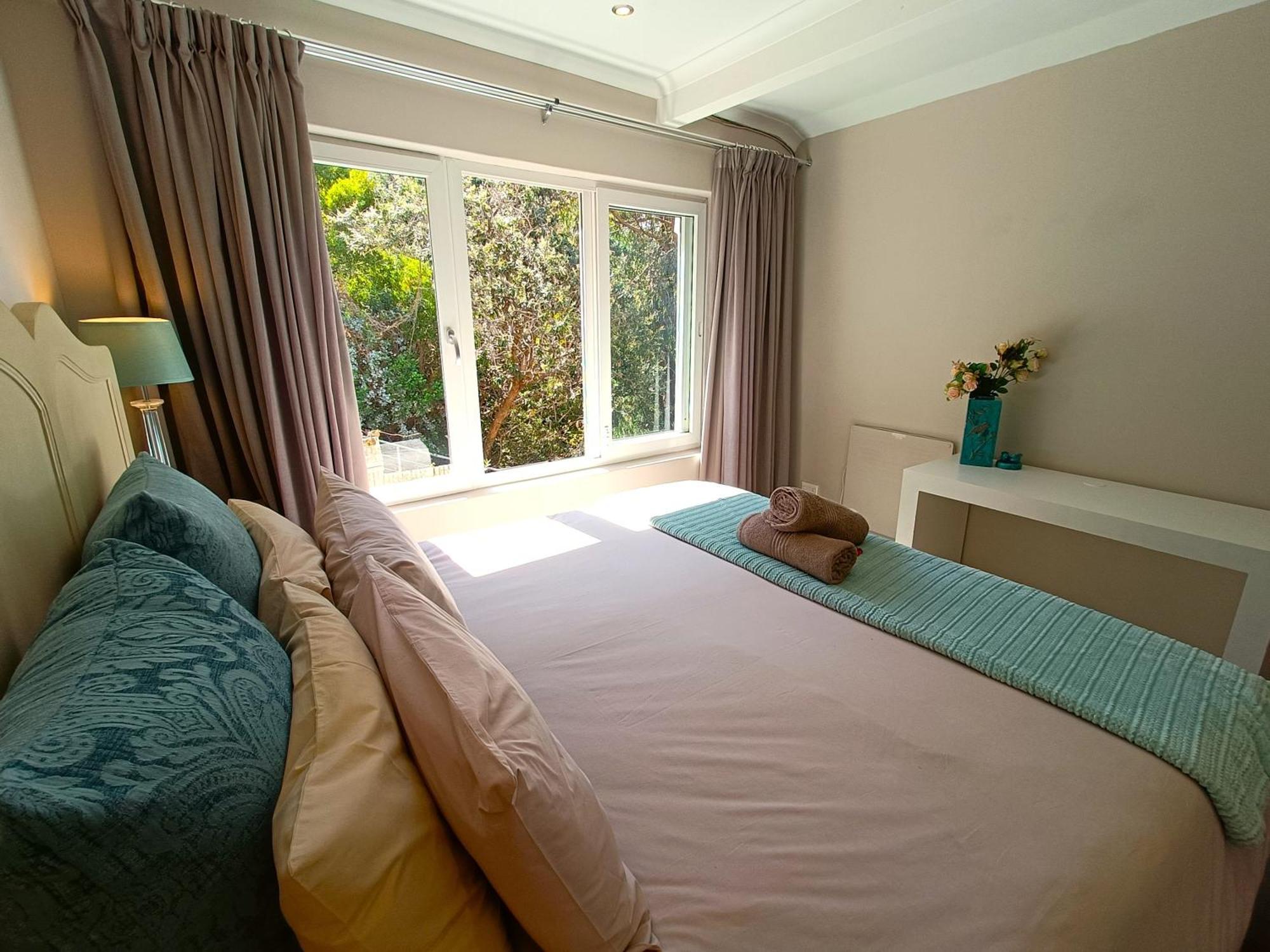 Apartment Mount Rhodes Guesthouse, Three Separate Units, Please Select Either Three Bedroom, Two And A Half Bedroom Or One Bedroom
