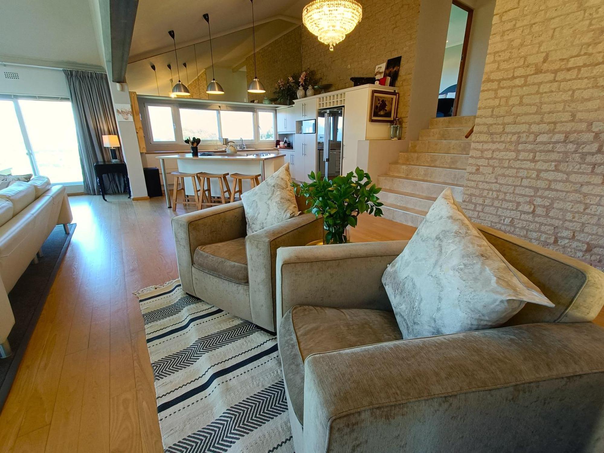 Mount Rhodes Guesthouse, Three Separate Units, Please Select Either Three Bedroom, Two And A Half Bedroom Or One Bedroom *